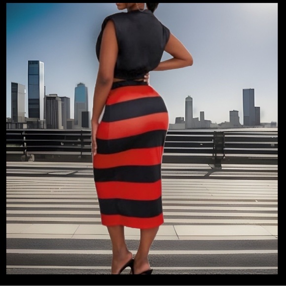 ππ
Rolling Stones Lips Mouth Crop Top & Long Red & Black Striped 2pc Skirt Set - Picture 2 of 15